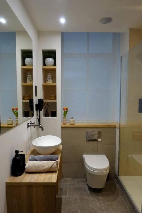 Stylish City-Centre Apartment With Balcony Liverpool Exterior foto